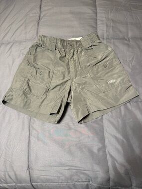 AFTCO Men’s Grey Shorts 6” Size 28
